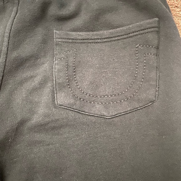 FLOCKED LOGO STACKED SWEAT
PANT - Black | True Religion - Picture 4 of 6